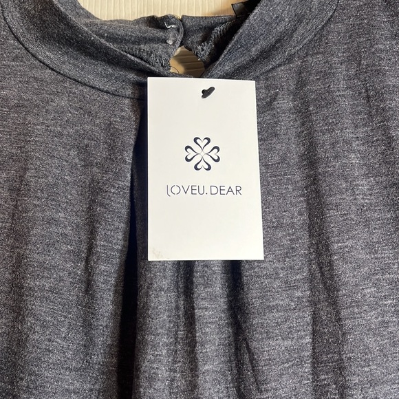 LOVEU. DEAR top no sleeves , one button in back - Picture 2 of 5